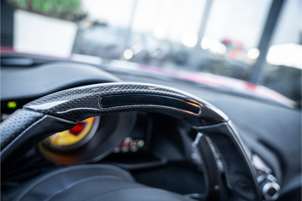 Ferrari 488 3.9 Pista - Lift | Full Carbon Pack | Camera | Dealer O.H.