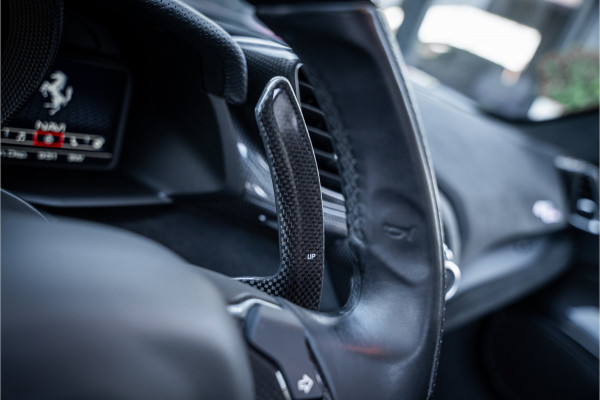 Ferrari 488 3.9 Pista - Lift | Full Carbon Pack | Camera | Dealer O.H.