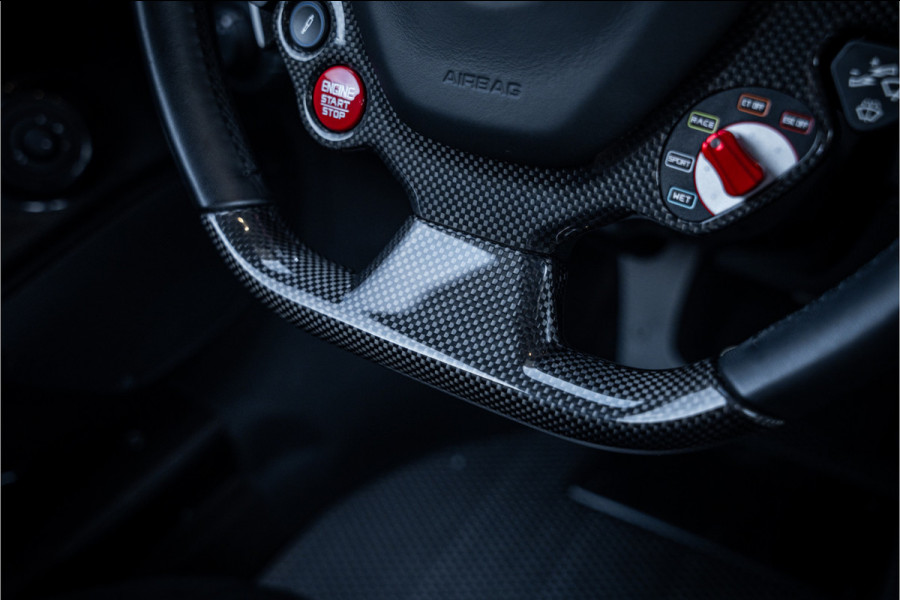Ferrari 488 3.9 Pista - Lift | Full Carbon Pack | Camera | Dealer O.H.