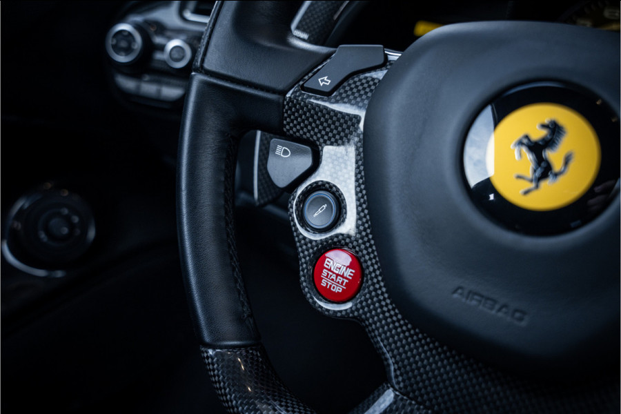 Ferrari 488 3.9 Pista - Lift | Full Carbon Pack | Camera | Dealer O.H.