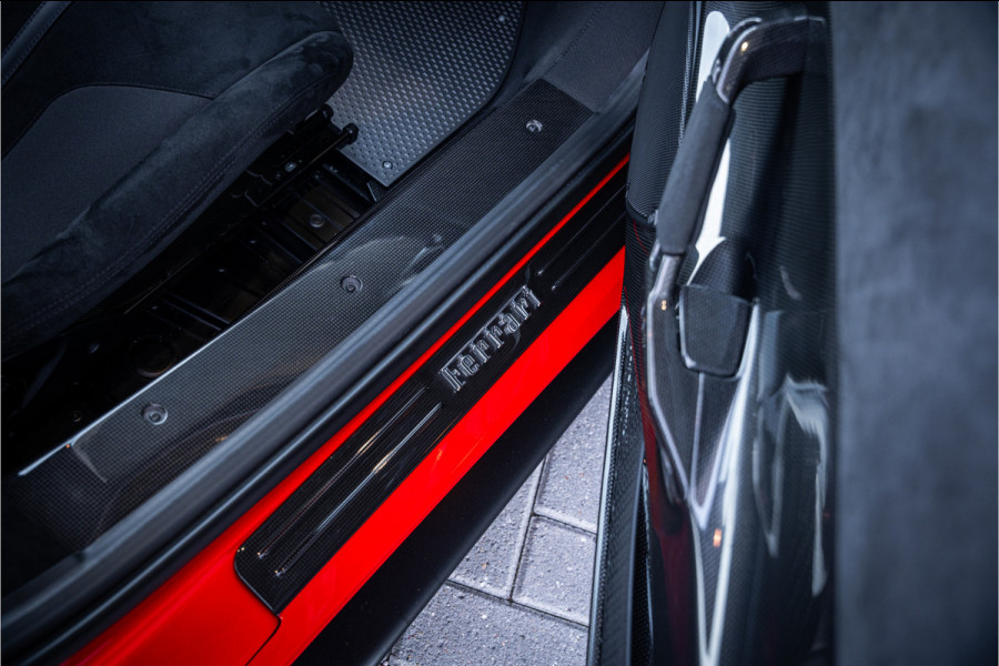 Ferrari 488 3.9 Pista - Lift | Full Carbon Pack | Camera | Dealer O.H.