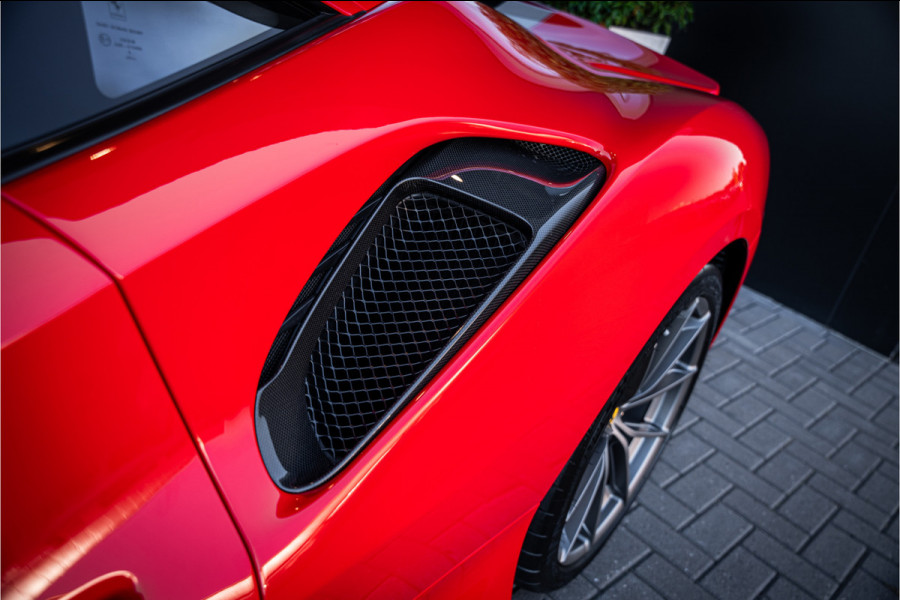 Ferrari 488 3.9 Pista - Lift | Full Carbon Pack | Camera | Dealer O.H.