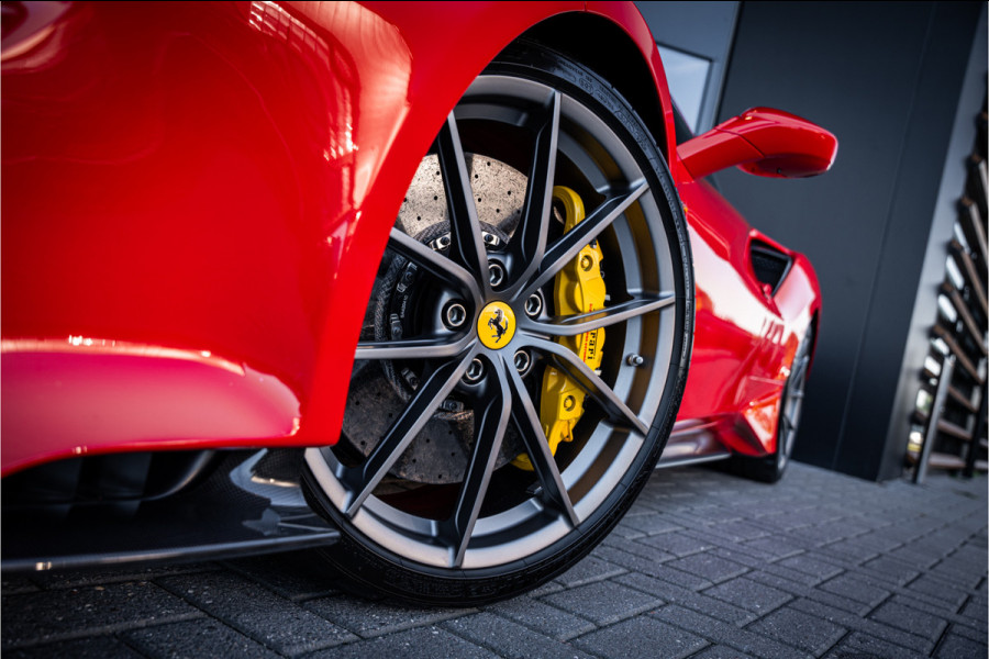 Ferrari 488 3.9 Pista - Lift | Full Carbon Pack | Camera | Dealer O.H.