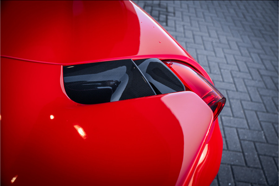 Ferrari 488 3.9 Pista - Lift | Full Carbon Pack | Camera | Dealer O.H.