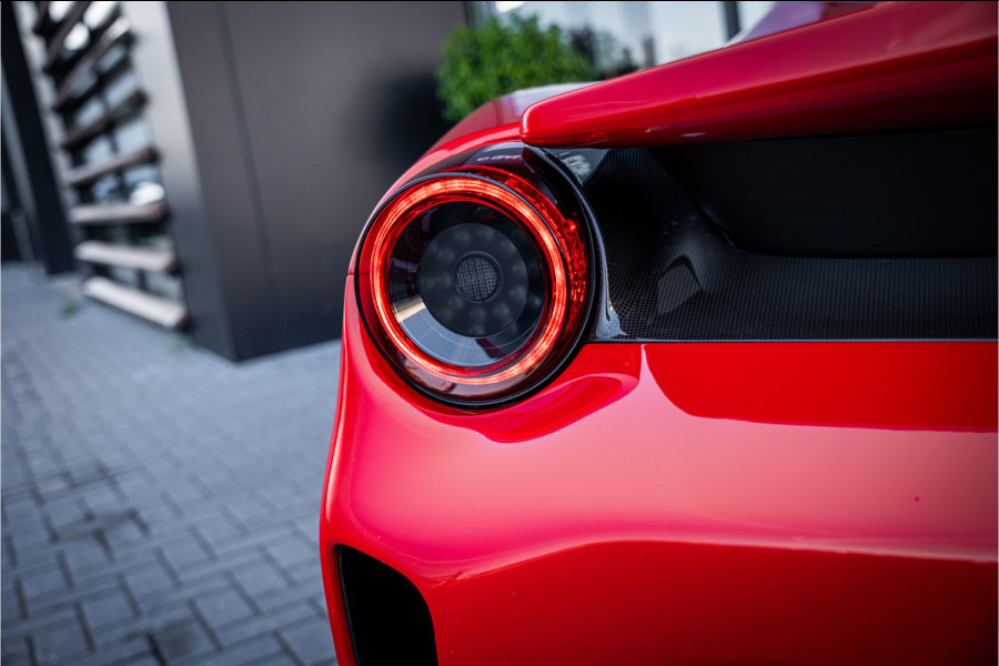Ferrari 488 3.9 Pista - Lift | Full Carbon Pack | Camera | Dealer O.H.