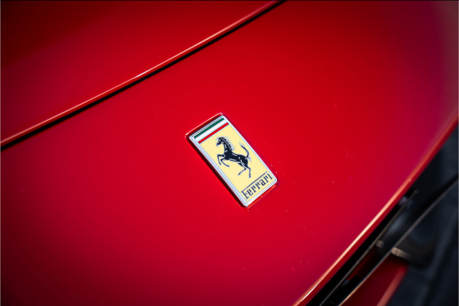 Ferrari 488 3.9 Pista - Lift | Full Carbon Pack | Camera | Dealer O.H.