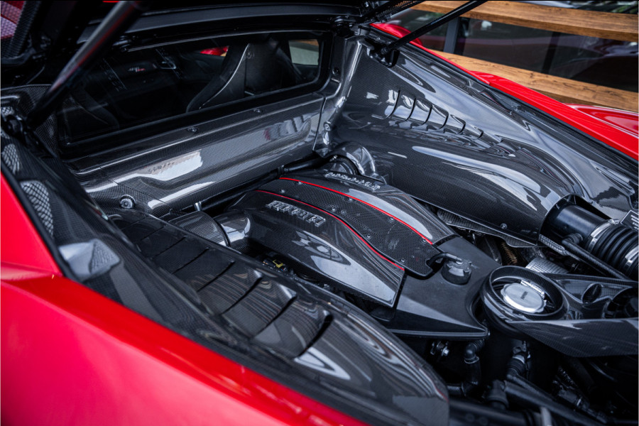 Ferrari 488 3.9 Pista - Lift | Full Carbon Pack | Camera | Dealer O.H.