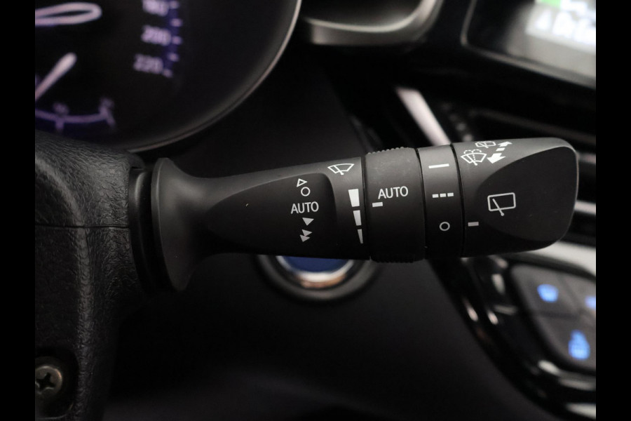 Toyota C-HR 1.8 HYBRIDE SILVERLINE BI-TONE GARANTIE TOT 2029! NAVI. BLACKLINE VELGEN.CAMERA.