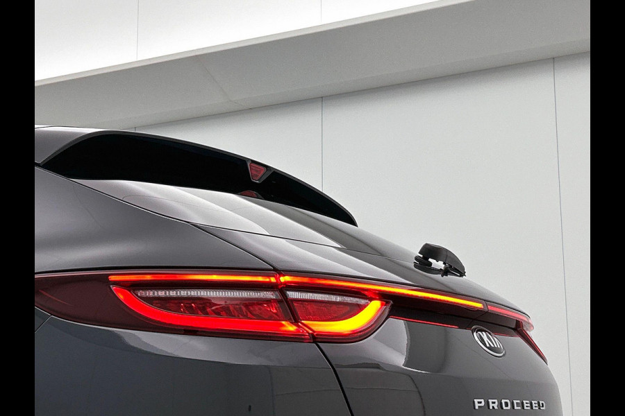 Kia ProCeed 1.4 T-GDI GT-PlusLine Panoramadak Airco ECC Leder/Alcantara Navi Carplay PDC VA + Camera JBL Full LED 18" LM Velgen