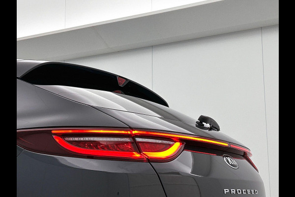 Kia ProCeed 1.4 T-GDI GT-PlusLine Panoramadak Airco ECC Leder/Alcantara Navi Carplay PDC VA + Camera JBL Full LED 18" LM Velgen