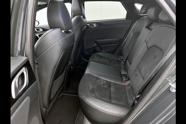 Kia ProCeed 1.4 T-GDI GT-PlusLine Panoramadak Airco ECC Leder/Alcantara Navi Carplay PDC VA + Camera JBL Full LED 18" LM Velgen
