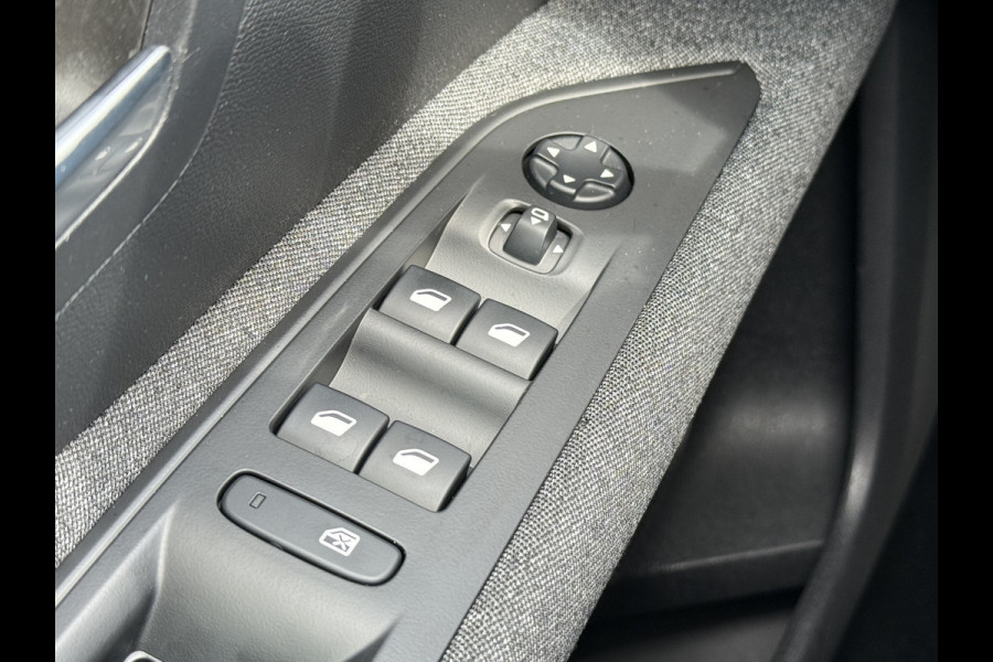 Peugeot 3008 BWJ 2020 | 1.2PT 131PK Executive | CAMERA A | CLIMA | NAVI | PDC | CARPLAY | CRUISE |