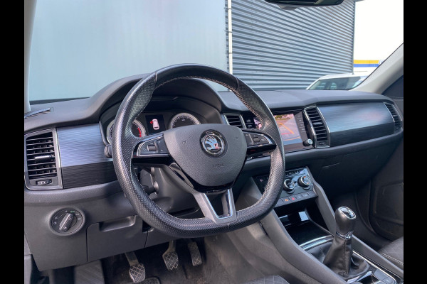 Škoda Kodiaq BWJ 2020 | 1.5TSI 150PK Bus Ed | PANO | SPORTSTOELEN | LEDER/STOF | CLIMA | CARPLAY | CAMERA A | NAVI
