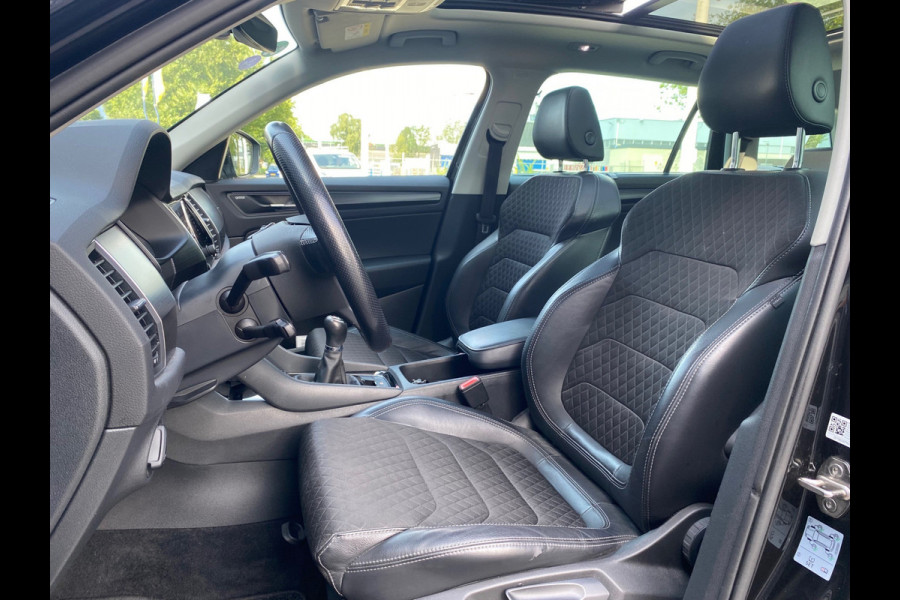Škoda Kodiaq BWJ 2020 | 1.5TSI 150PK Bus Ed | PANO | SPORTSTOELEN | LEDER/STOF | CLIMA | CARPLAY | CAMERA A | NAVI