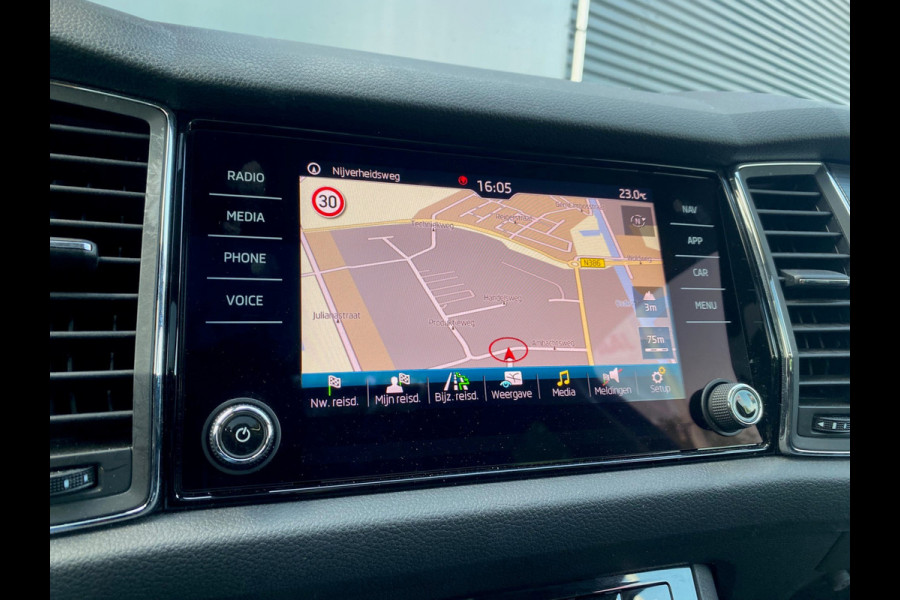 Škoda Kodiaq BWJ 2020 | 1.5TSI 150PK Bus Ed | PANO | SPORTSTOELEN | LEDER/STOF | CLIMA | CARPLAY | CAMERA A | NAVI