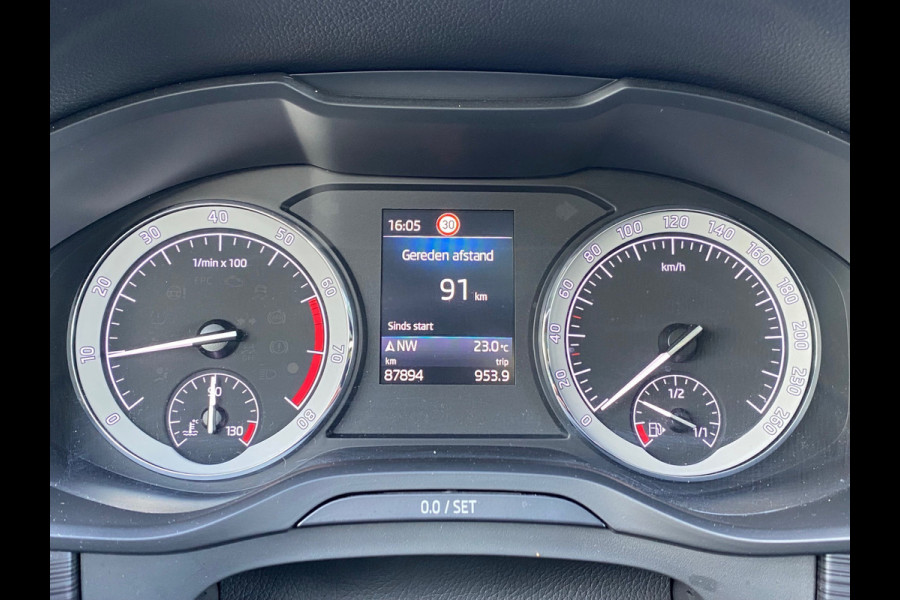 Škoda Kodiaq BWJ 2020 | 1.5TSI 150PK Bus Ed | PANO | SPORTSTOELEN | LEDER/STOF | CLIMA | CARPLAY | CAMERA A | NAVI