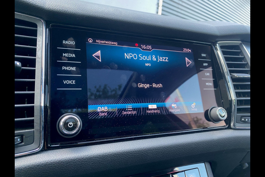 Škoda Kodiaq BWJ 2020 | 1.5TSI 150PK Bus Ed | PANO | SPORTSTOELEN | LEDER/STOF | CLIMA | CARPLAY | CAMERA A | NAVI