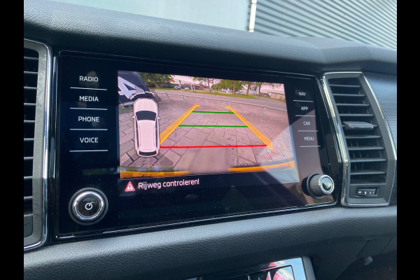 Škoda Kodiaq BWJ 2020 | 1.5TSI 150PK Bus Ed | PANO | SPORTSTOELEN | LEDER/STOF | CLIMA | CARPLAY | CAMERA A | NAVI