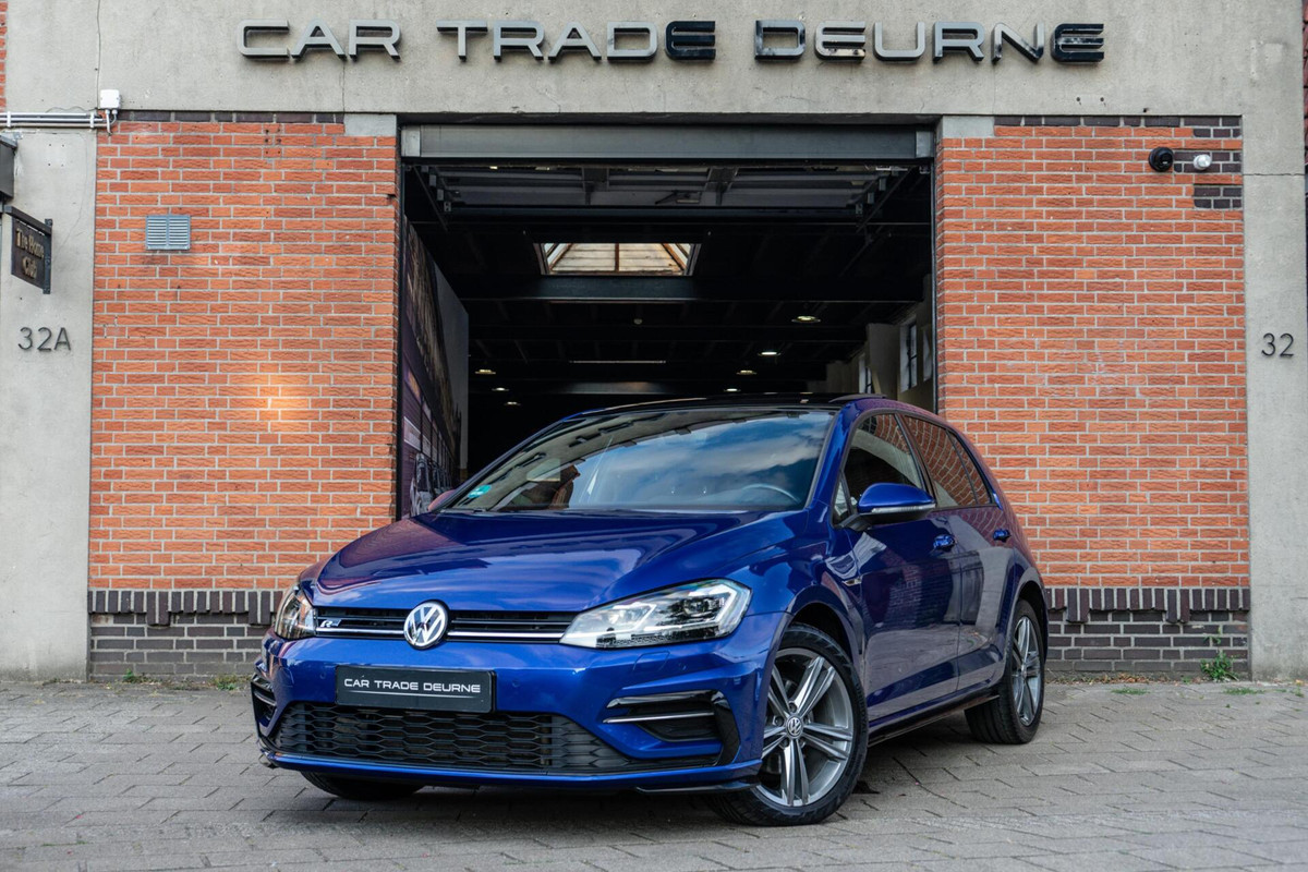 Volkswagen Golf 1.5 TSI Highline R-Line Pano / Camera / Apple