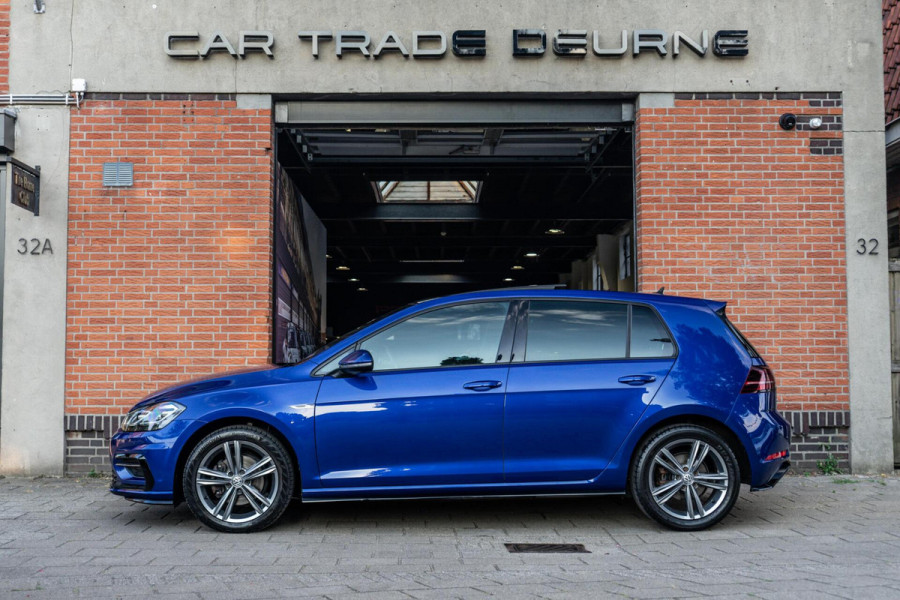 Volkswagen Golf 1.5 TSI Highline R-Line Pano / Camera / Apple