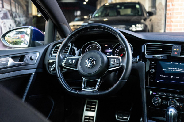 Volkswagen Golf 1.5 TSI Highline R-Line Pano / Camera / Apple
