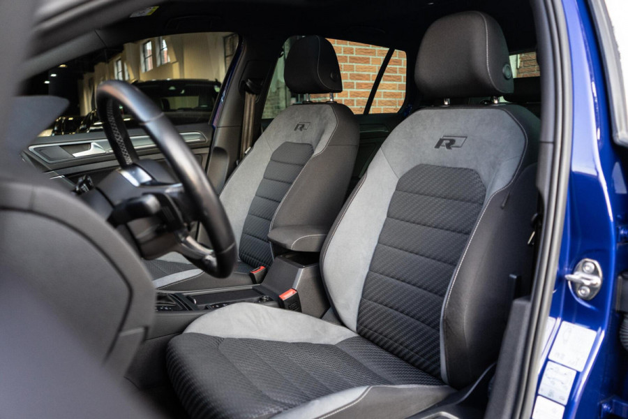 Volkswagen Golf 1.5 TSI Highline R-Line Pano / Camera / Apple