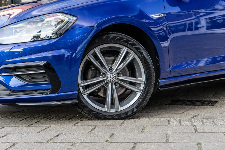 Volkswagen Golf 1.5 TSI Highline R-Line Pano / Camera / Apple