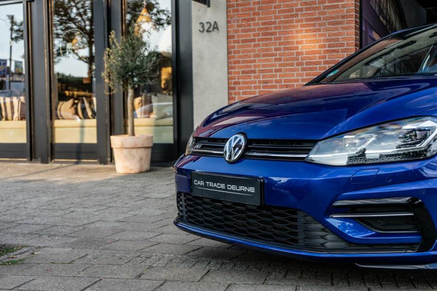 Volkswagen Golf 1.5 TSI Highline R-Line Pano / Camera / Apple