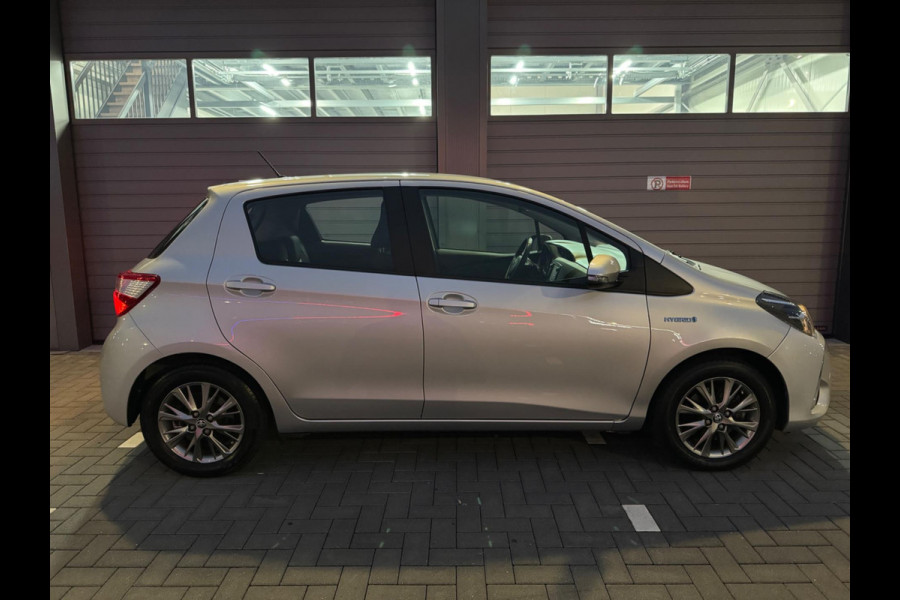 Toyota Yaris 1.5 Hybrid Active Full Option Automaat