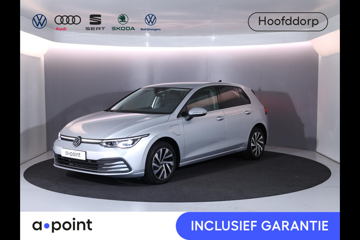Volkswagen Golf 1.4 eHybrid Style 204 pk Automaat (DSG) | Navigatie | Parkeersensoren | Adaptieve cruise control | LED koplampen | Stoelverwarming |