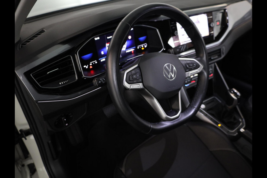 Volkswagen Taigo 1.0 TSI Style 110 pk Automaat (DSG) | Verlengde garantie | Navigatie | Parkeersensoren | Achteruitrijcamera | Adaptieve cruise control | Stoelverwarming |
