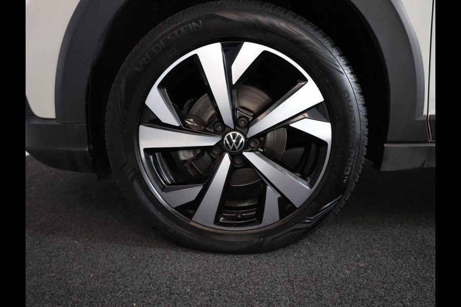 Volkswagen Taigo 1.0 TSI Style 110 pk Automaat (DSG) | Verlengde garantie | Navigatie | Parkeersensoren | Achteruitrijcamera | Adaptieve cruise control | Stoelverwarming |