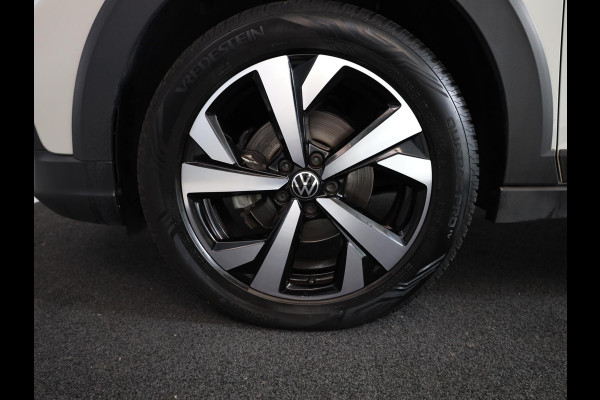Volkswagen Taigo 1.0 TSI Style 110 pk Automaat (DSG) | Verlengde garantie | Navigatie | Parkeersensoren | Achteruitrijcamera | Adaptieve cruise control | Stoelverwarming |