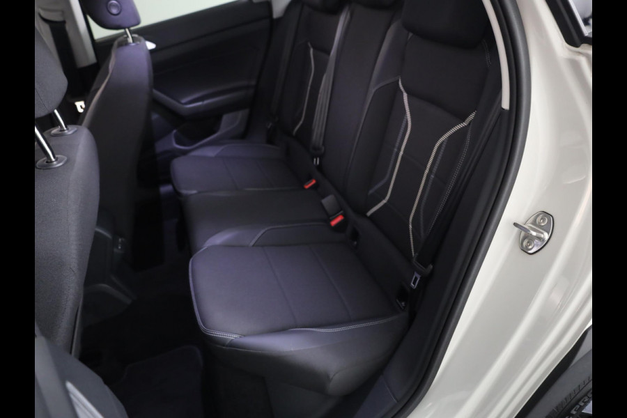 Volkswagen Taigo 1.0 TSI Style 110 pk Automaat (DSG) | Verlengde garantie | Navigatie | Parkeersensoren | Achteruitrijcamera | Adaptieve cruise control | Stoelverwarming |