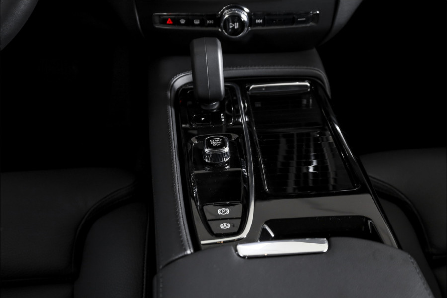 Volvo V60 2.0 T6 Plug-in hybrid AWD Ultra Dark - Automaat | S/K-Panodak | Dig. Cockpit | Adapt. Cruise | Stoel-+Stuurverw. | PDC | 360 Camera | NAV + App. Connect | ECC | Elek. Klep | LM 19" | 9589