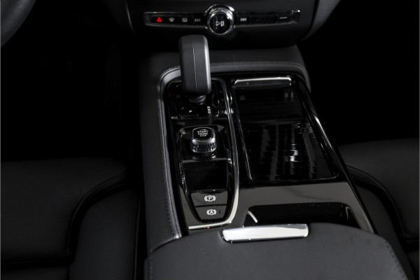 Volvo V60 2.0 T6 Plug-in hybrid AWD Ultra Dark - Automaat | S/K-Panodak | Dig. Cockpit | Adapt. Cruise | Stoel-+Stuurverw. | PDC | 360 Camera | NAV + App. Connect | ECC | Elek. Klep | LM 19" | 9589