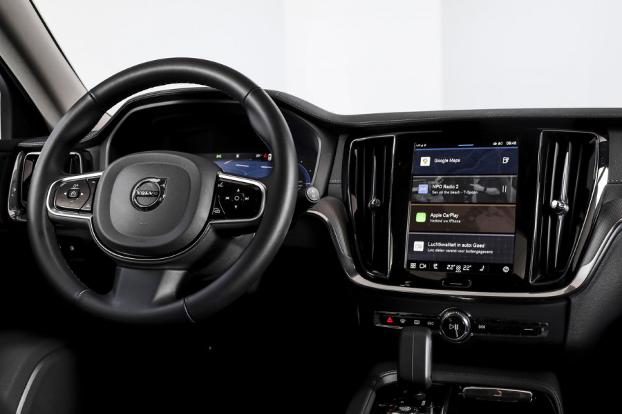 Volvo V60 2.0 T6 Plug-in hybrid AWD Ultra Dark - Automaat | S/K-Panodak | Dig. Cockpit | Adapt. Cruise | Stoel-+Stuurverw. | PDC | 360 Camera | NAV + App. Connect | ECC | Elek. Klep | LM 19" | 9589