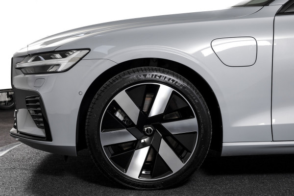 Volvo V60 2.0 T6 Plug-in hybrid AWD Ultra Dark - Automaat | S/K-Panodak | Dig. Cockpit | Adapt. Cruise | Stoel-+Stuurverw. | PDC | 360 Camera | NAV + App. Connect | ECC | Elek. Klep | LM 19" | 9589