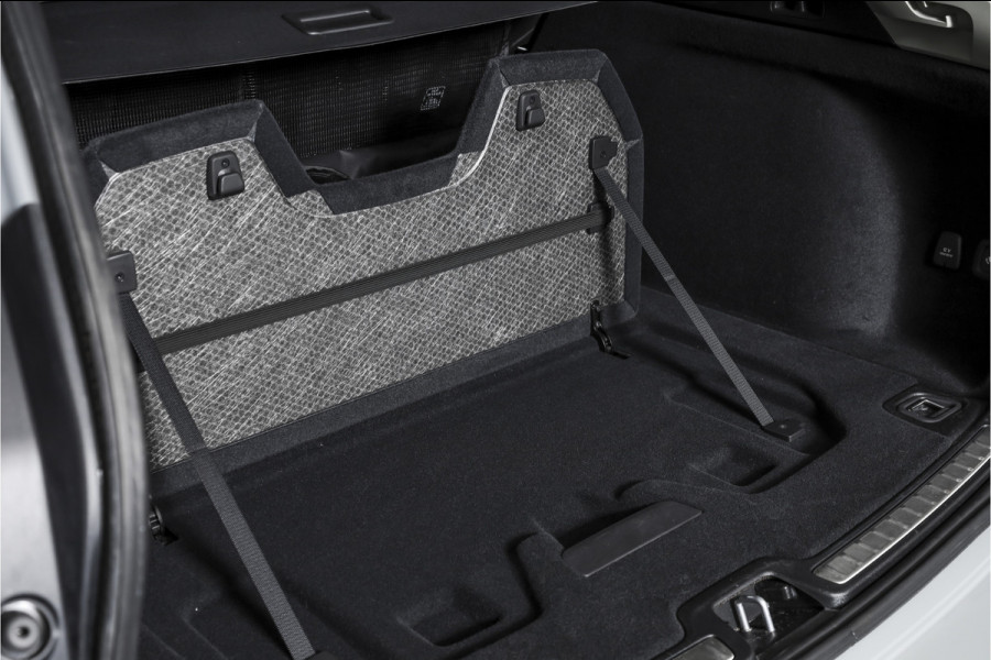 Volvo V60 2.0 T6 Plug-in hybrid AWD Ultra Dark - Automaat | S/K-Panodak | Dig. Cockpit | Adapt. Cruise | Stoel-+Stuurverw. | PDC | 360 Camera | NAV + App. Connect | ECC | Elek. Klep | LM 19" | 9589