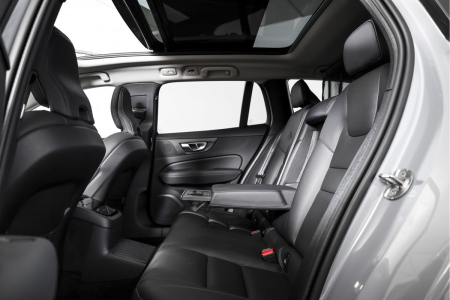 Volvo V60 2.0 T6 Plug-in hybrid AWD Ultra Dark - Automaat | S/K-Panodak | Dig. Cockpit | Adapt. Cruise | Stoel-+Stuurverw. | PDC | 360 Camera | NAV + App. Connect | ECC | Elek. Klep | LM 19" | 9589