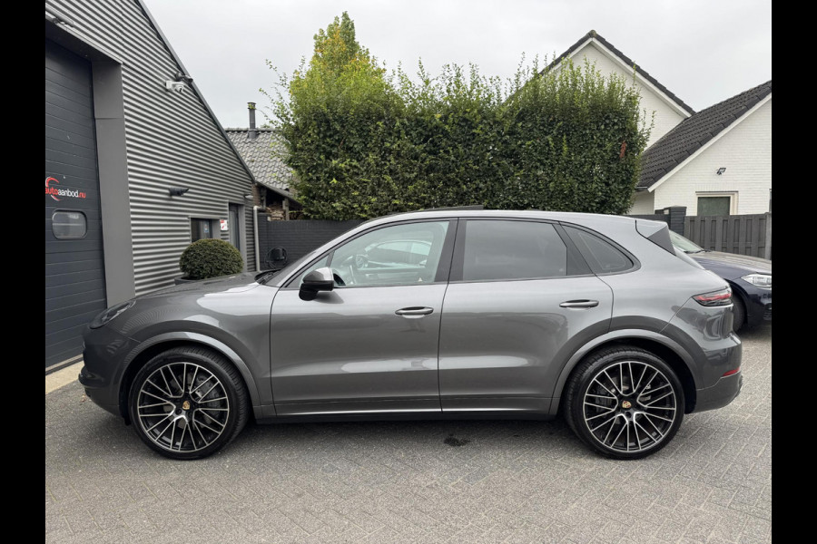 Porsche Cayenne 2.9 S 441 PK | Sport Chrono | Panoramadak | Camera | 22 Inch Lichtmetalen Velgen | Sport Uitlaat |