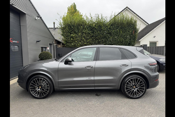 Porsche Cayenne 2.9 S 441 PK | Sport Chrono | Panoramadak | Camera | 22 Inch Lichtmetalen Velgen | Sport Uitlaat |