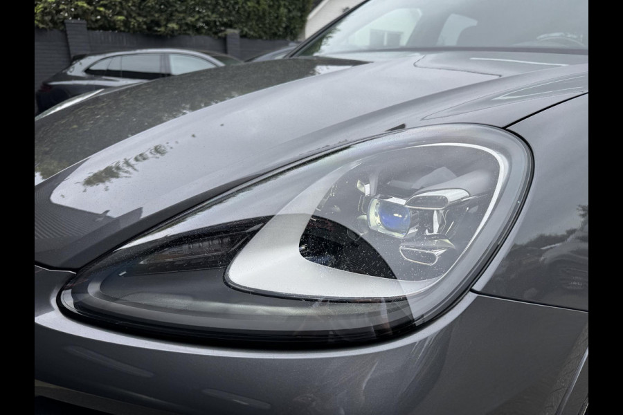Porsche Cayenne 2.9 S 441 PK | Sport Chrono | Panoramadak | Camera | 22 Inch Lichtmetalen Velgen | Sport Uitlaat |