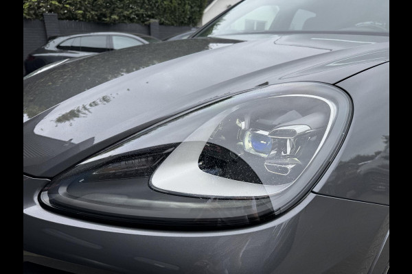 Porsche Cayenne 2.9 S 441 PK | Sport Chrono | Panoramadak | Camera | 22 Inch Lichtmetalen Velgen | Sport Uitlaat |