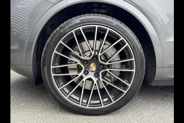 Porsche Cayenne 2.9 S 441 PK | Sport Chrono | Panoramadak | Camera | 22 Inch Lichtmetalen Velgen | Sport Uitlaat |