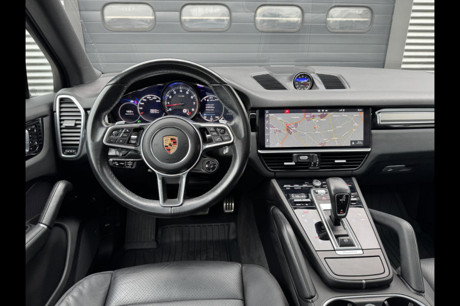 Porsche Cayenne 2.9 S 441 PK | Sport Chrono | Panoramadak | Camera | 22 Inch Lichtmetalen Velgen | Sport Uitlaat |