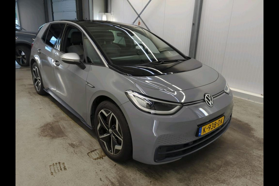 Volkswagen ID.3 First Plus 58 kWh Airco ECC Navi Carplay Adaptive Cruise control 18" LM Velgen Full LED Stoelverwarming PDC VA + Camera