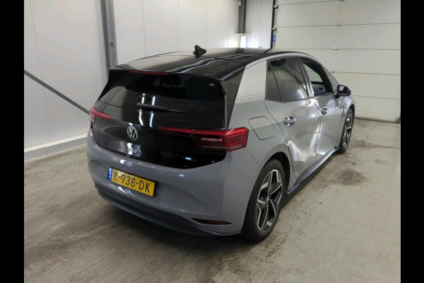 Volkswagen ID.3 First Plus 58 kWh Airco ECC Navi Carplay Adaptive Cruise control 18" LM Velgen Full LED Stoelverwarming PDC VA + Camera