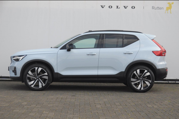 Volvo XC40 B4 211PK Automaat Ultimate Dark / Adaptive cruise control / Elektrische stoelen / Harman Kardon audio / Pilot assist / BLIS / Stoel en stuur verwarming / Elektrische achterklep / Parkeersensoren met 360 camera / Google infotainment