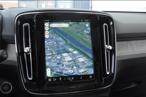 Volvo XC40 B4 211PK Automaat Ultimate Dark / Adaptive cruise control / Elektrische stoelen / Harman Kardon audio / Pilot assist / BLIS / Stoel en stuur verwarming / Elektrische achterklep / Parkeersensoren met 360 camera / Google infotainment